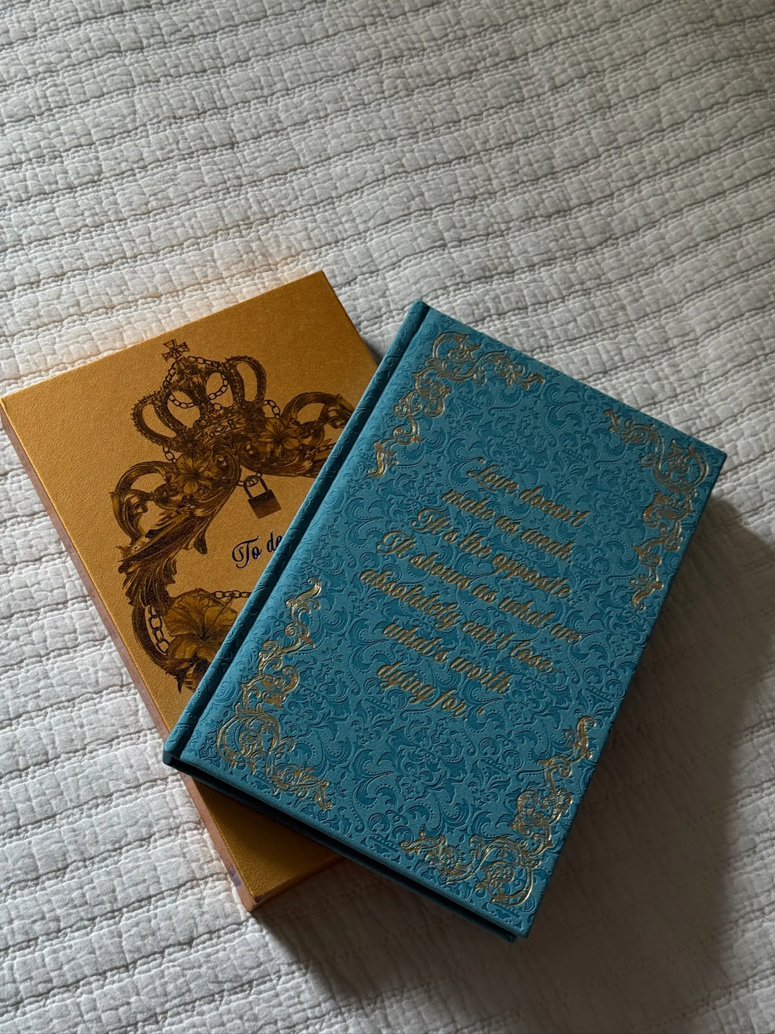 When She Unravels Bookish Shop special edition photo 3